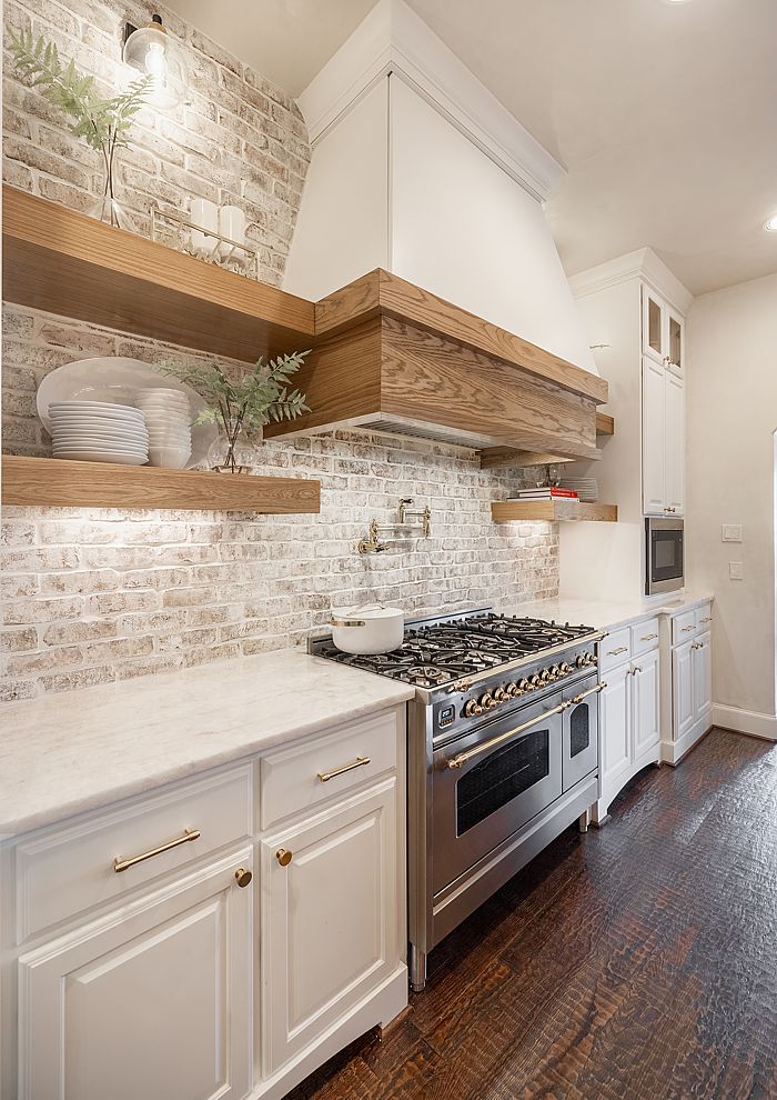 A kitchen remodel and renovation from Dallas interior design firm SPRUCED.