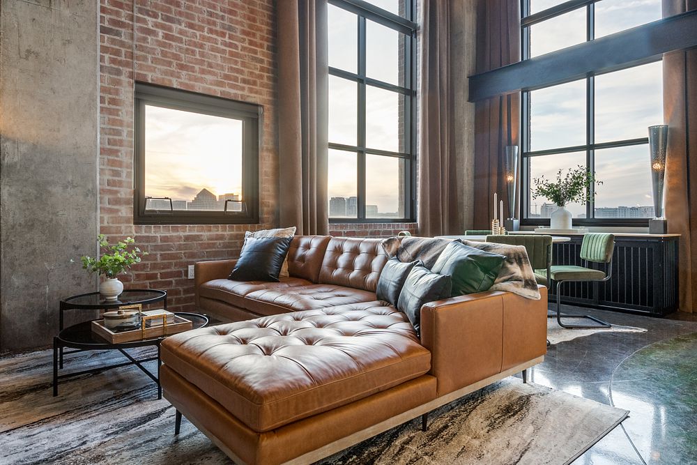 Mixing smooth and rough textures, glossy and matte finishes or natural and man-made materials adds depth and visual interest. 